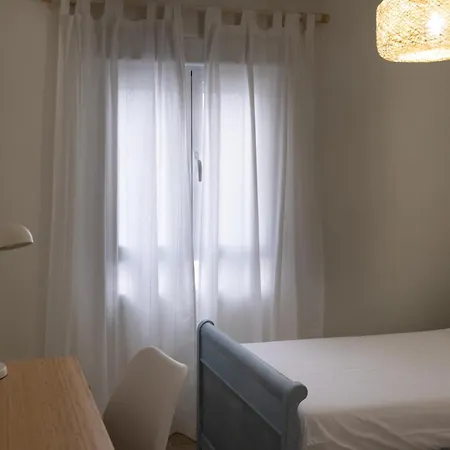Victoria's Modern And Cosy 2 Bedroom Apartament